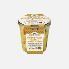 Curry de poulet, légumes et pommes de terre cuisiné à la crème de coco