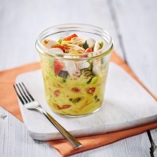 Curry d'émincés de poulet au lait de coco et petits légumes